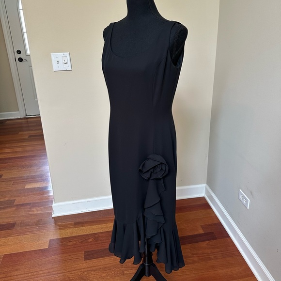 Dresses & Skirts - Stunning Black High/Low Dress w/Floral Accent Slit